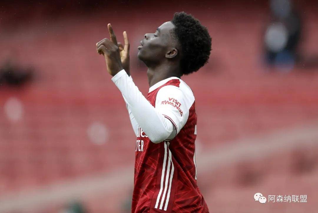  阿森纳青春风暴席卷狼队，萨卡传射助枪手取三分